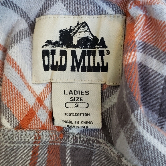 Old mill flannal button down - Picture 5 of 5